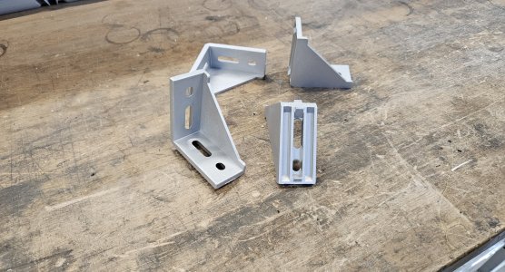 Accouplements pour profilés en aluminium