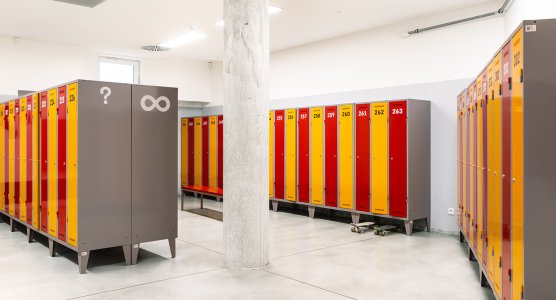 Armoires à trois compartiments