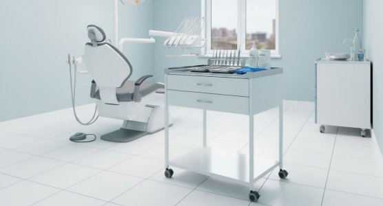 Tables et chariots à outils