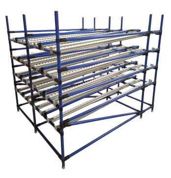 Rack à flux gravitaire constitué d'un système tubulaire